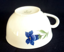 Lade das Bild in den Galerie-Viewer, 2er Set TEETASSEN - Porzellan, Enzian Blumenblüten Goldrand Dekor
