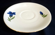 Lade das Bild in den Galerie-Viewer, 2er Set 2er TEEGEDECKE - Porzellan, Enzian Blumenblüten Goldrand Dekor
