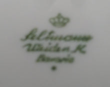 Lade das Bild in den Galerie-Viewer, 2er Set UNTERTASSEN - Porzellan, Enzian Blumenblüten Goldrand Dekor
