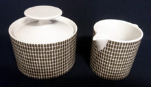 Lade das Bild in den Galerie-Viewer, ZUCKERDOSE MIT DECKEL - Porzellan, Mauer Schachbrett Waben Abstrakt Dekor

