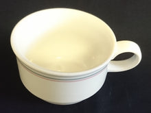 Lade das Bild in den Galerie-Viewer, KAFFEETASSE - Porzellan, Kreislinien Klassisch Dekor
