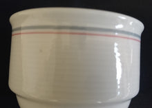 Lade das Bild in den Galerie-Viewer, KAFFEETASSE - Porzellan, Kreislinien Klassisch Dekor
