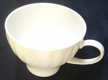 Lade das Bild in den Galerie-Viewer, 2er Set KAFFEETASSEN "Lanzette" - Porzellan, Einfärbiges Tropfen Relief Motiv Dekor
