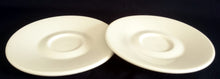 Lade das Bild in den Galerie-Viewer, 2er Set MOCCA UNTERTASSEN - Porzellan, Einfärbiges Klassisch Dekor
