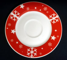 Lade das Bild in den Galerie-Viewer, 2er KAFFEEGEDECK "Santa" - Porzellan, Weihnachtsmann Nikolaus Sterne Schneeflocken Geschenke Motiv Dekor
