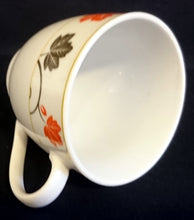 Lade das Bild in den Galerie-Viewer, KAFFEETASSE - Porzellan, Blatt Blätter Äste Zweige Geäst Linien Motiv Dekor
