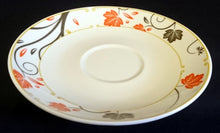 Lade das Bild in den Galerie-Viewer, UNTERTASSE - Porzellan, Blatt Blätter Äste Zweige Geäst Linien Motiv Dekor
