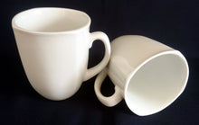 Lade das Bild in den Galerie-Viewer, 2er Set KAFFEETASSEN "Concerto" - Porzellan, Einfärbiges Quadratisches Abgerundetes Form Dekor, Wellco Design
