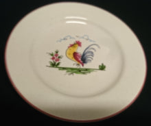 Lade das Bild in den Galerie-Viewer, 2er KAFFEEGEDECK  - Keramik / Steingut, Hahn auf dem Lande Motiv Dekorrand, Handdekoriert
