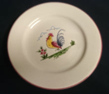 Lade das Bild in den Galerie-Viewer, 2er KAFFEEGEDECK  - Keramik / Steingut, Hahn auf dem Lande Motiv Dekorrand, Handdekoriert
