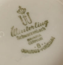 Lade das Bild in den Galerie-Viewer, KAFFEETASSE - Porzellan, Linien Kurven Striche Motiv Dekor
