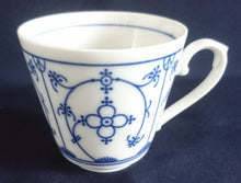 Lade das Bild in den Galerie-Viewer, KAFFEETASSE - Porzellan, Klassisch Style, Indisch Blau Strohblume Dekor
