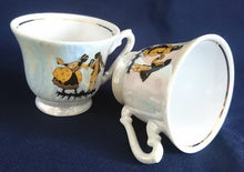 Lade das Bild in den Galerie-Viewer, MOCCA KAFFEETASSE - Porzellan, Perlmutt Goldrand Rokoko Tanzpaar Motiv Dekor
